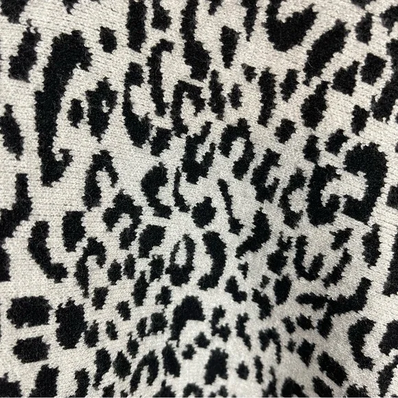 Cozy Leopard Print V-Neck Sweater L Rainbow Trim Dolman Sleeve Gray Black - Picture 3 of 10